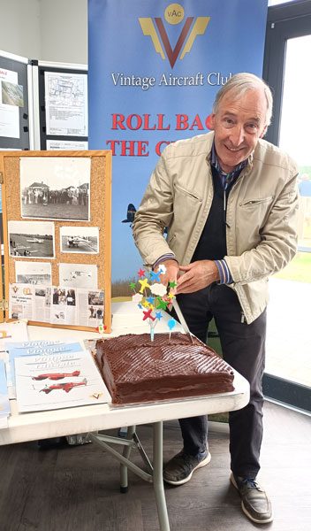 David Phillips cutting the cake at Breighton © Anne Hughes.